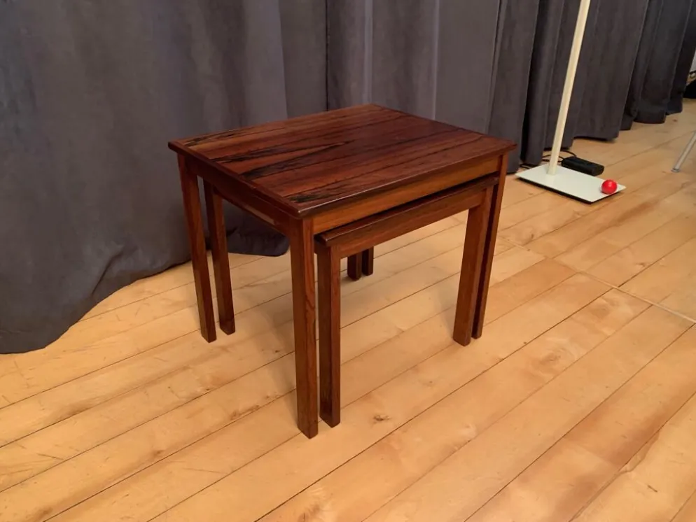 Une paire de tables d’appoint en palissandre Kvalitet Form Funktion Danemark années 1960