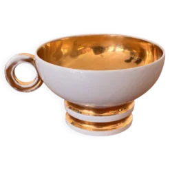 Une tasse à café Robj du service