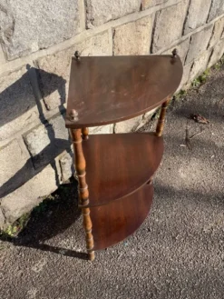 Unité d'angle française vintage en bois avec trois étagères