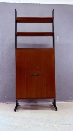 Unité murale modulaire moderne du milieu du siècle, cabinet en placage et métal noir, années 1960, Europe