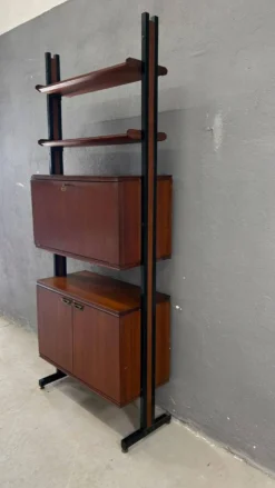 Unité murale modulaire moderne du milieu du siècle, cabinet de rangement en placage et métal noir, années 1960, Europe