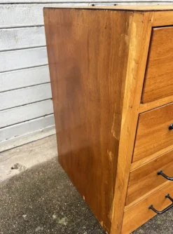 Un Meuble d'Atelier Et de Métier Vintage à Tiroirs