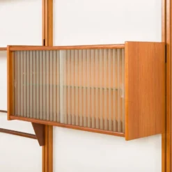 Un meuble mural autoportant scandinave par Sven Andersen, Norvège, années 1960.