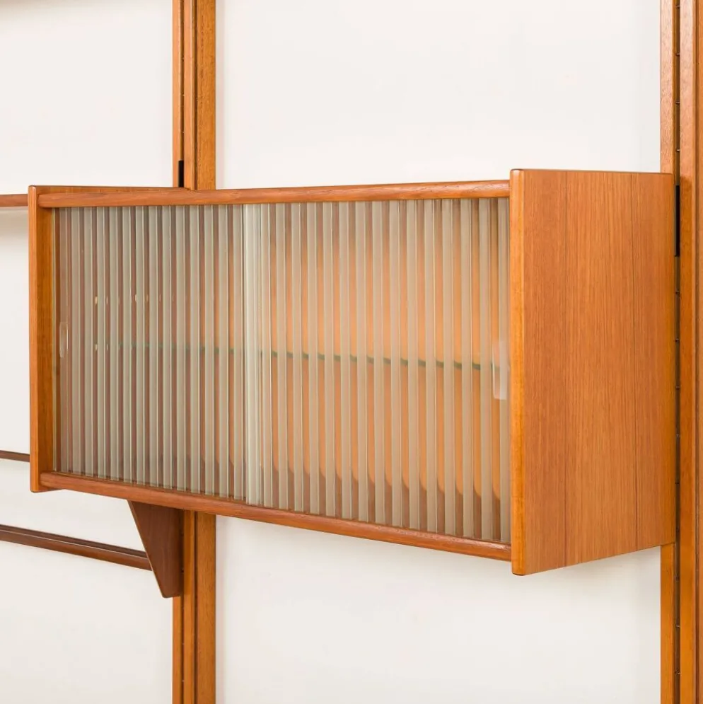 Un meuble mural autoportant scandinave par Sven Andersen, Norvège, années 1960.