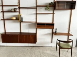 Un meuble mural à 4 compartiments par Poul Cadovius, Danemark, années 1960.