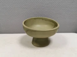 Un support en céramique / un bol à fruits, Danemark, estimé années 1990.