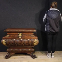 Urne coffre toscane du XXe siècle