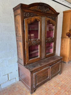 Vaisselier ancien