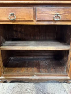 Vaisselier ancien