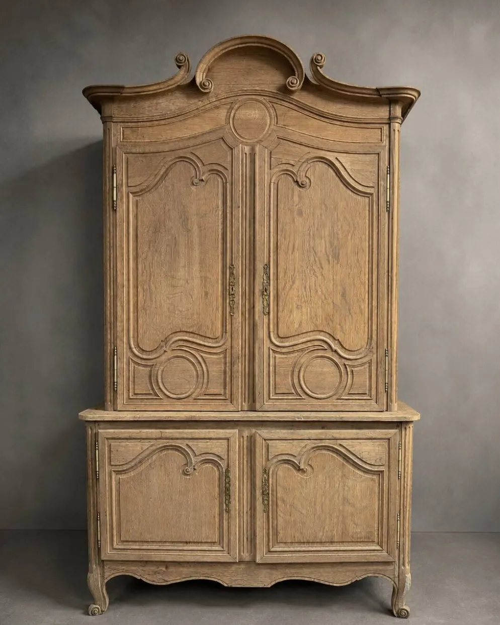 Vaisselier ancien aérogommé