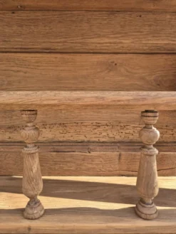 Vaisselier ancien en chêne, pièce singulière