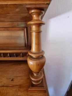 Vaisselier ancien en chêne style Henri II