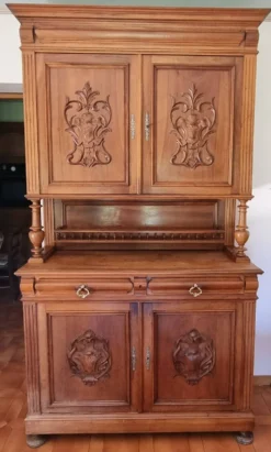 Vaisselier ancien en chêne style Henri II