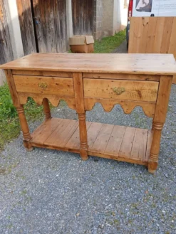Vaisselier ancien en pin massif
