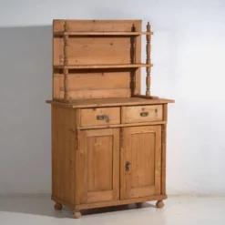 Vaisselier ancien en pin – Meuble rustique européen avec étagères – circa 1940