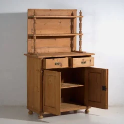 Vaisselier ancien en pin – Meuble rustique européen avec étagères – circa 1940
