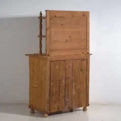 Vaisselier ancien en pin – Meuble rustique européen avec étagères – circa 1940