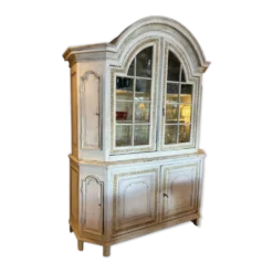Vaisselier ancien XVIIIe de chez Alain Garnier en Belgique