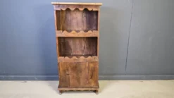 Vaisselier art populaire rustique, France, 19e siècle
