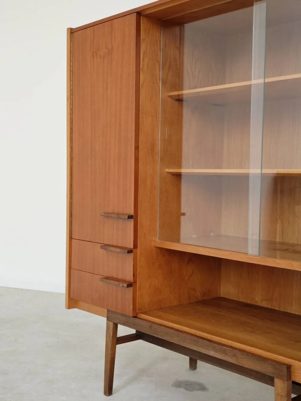 Vaisselier Buffet Haut Frantisek Mezulanik pour Up Zavody 1960