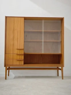 Vaisselier, buffet haut par Frantisek Mezulanik pour Up Zavody 1960