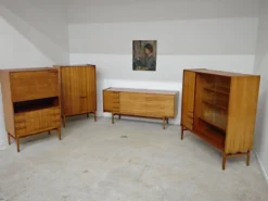 Vaisselier, buffet haut par Frantisek Mezulanik pour Up Zavody 1960