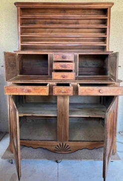 Vaisselier Dauphinois XIXe en merisier, buffet 2 corps