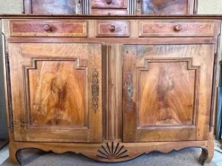 Vaisselier Dauphinois XIXe en merisier, buffet 2 corps