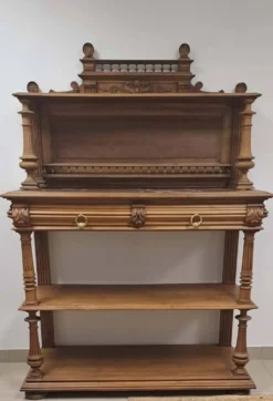 Vaisselier de style Henri II