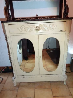Vaisselier en acajou style Napoléon III, Victorien, fin XIXᵉ – début XXᵉ siècle