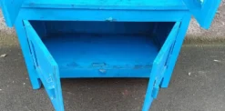 Vaisselier en bois bleu