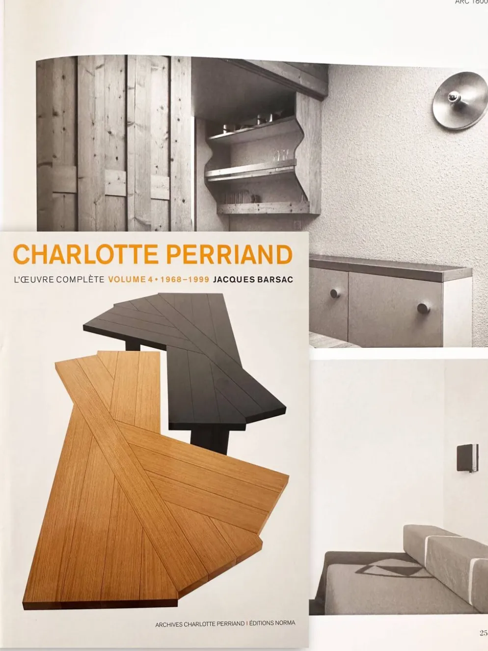 Vaisselier mural en pin Charlotte Perriand des Arcs 1800, vers 1970