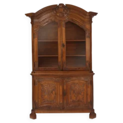 Vaisselier vitré en bois sculpté, Belgique, XVIIIe siècle