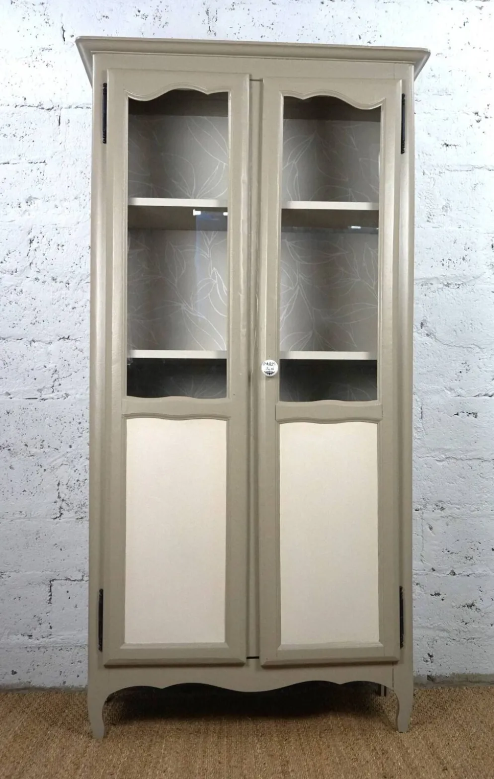 vaisselier vitrine parisienne relooké peinture papier peint style champêtre