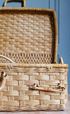 Valise en rotin, 1960