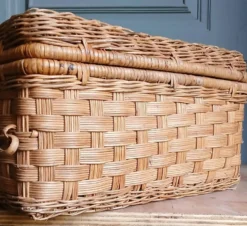 Valise en rotin, 1960