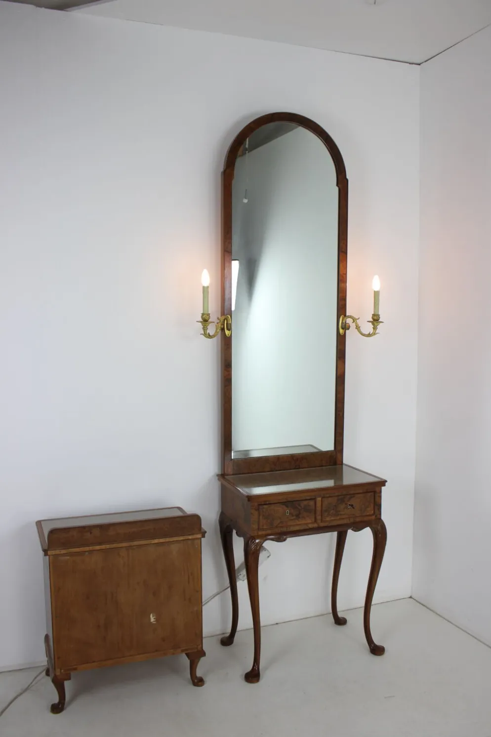 Vanité de maquillage antique avec cabinet, Tchécoslovaquie, 1920
