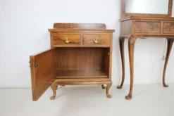 Vanité de maquillage antique avec cabinet, Tchécoslovaquie, 1920