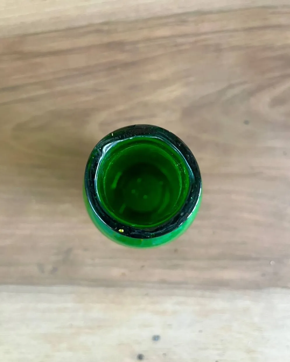 Vase en verre vert