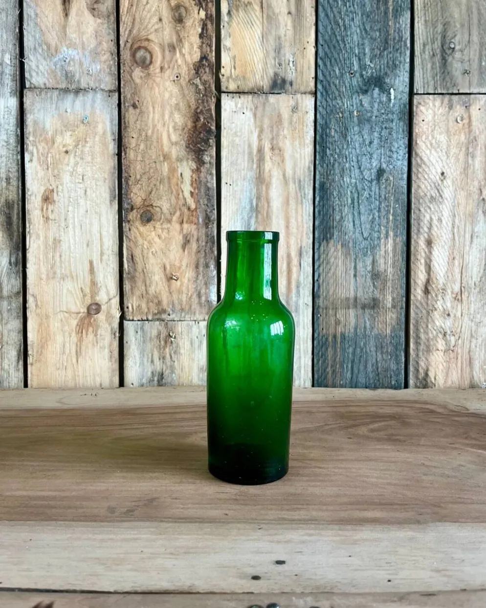 Vase en verre vert