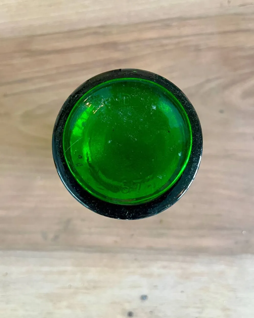 Vase en verre vert