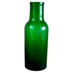 Vase en verre vert