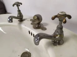 Vasque évier porcelaine sur pied