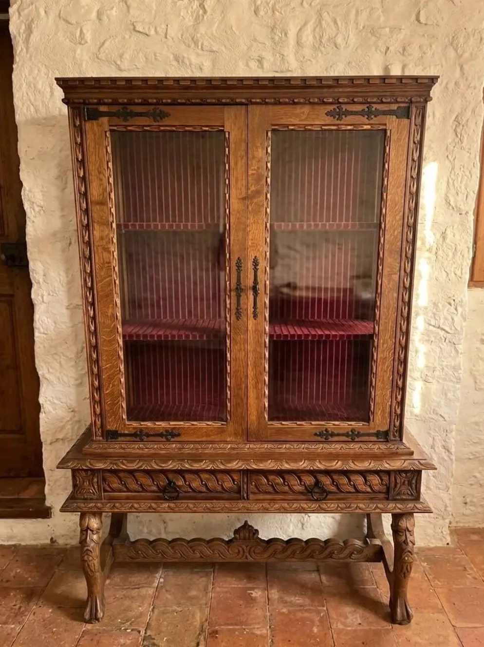Vente d'une vitrine en chêne massif style Henri II / néo-Renaissance