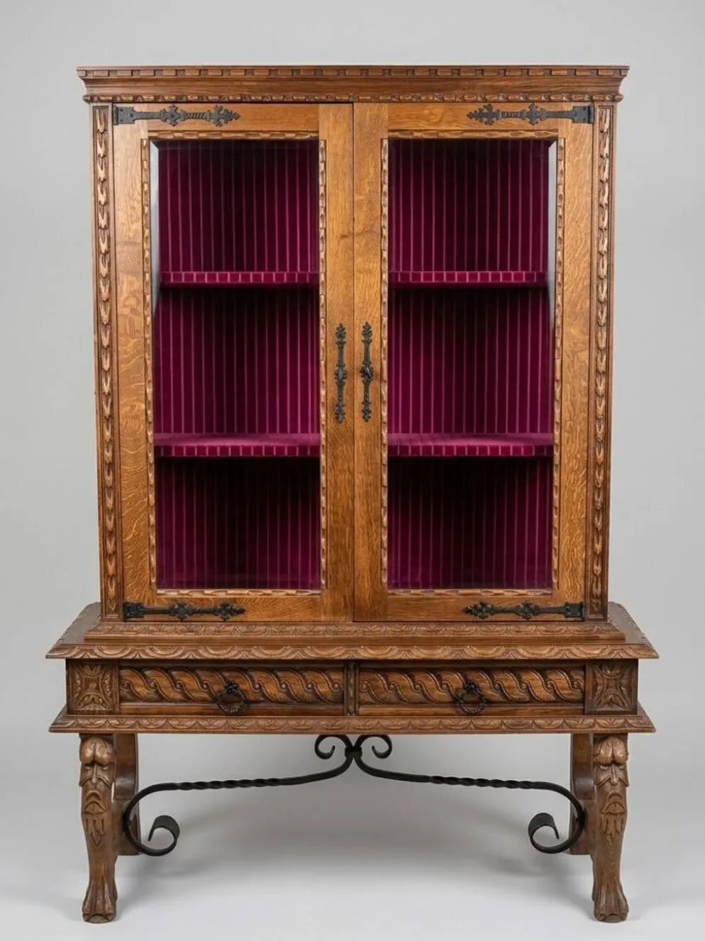 Vente d'une vitrine en chêne massif style Henri II / néo-Renaissance