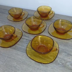 Vereco- 6 tasses et sous tasses verre orange