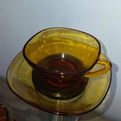 Vereco- 6 tasses et sous tasses verre orange