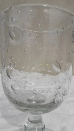 Verre bullé à pied