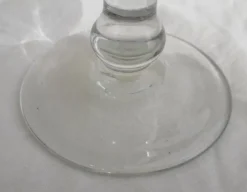 Verre bullé à pied