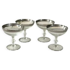 Verre à cocktail en coupe avec bord en argent gravé, ensemble de bar des années 50.